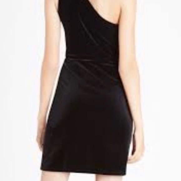 🆕 BCBGeneration velvet one shoulder mini dress sleeveless black large pullover - Picture 3 of 14